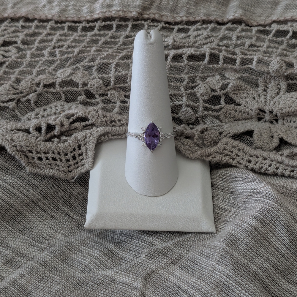 Elegant Sterling Silver and Perwinkle Women's Ring